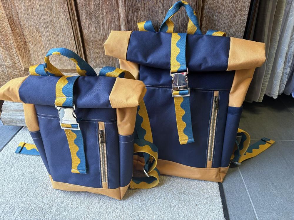 Rolltop-Rucksack Blau und Ocker